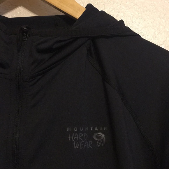 Mountain hardwear zip up - Picture 2 of 3